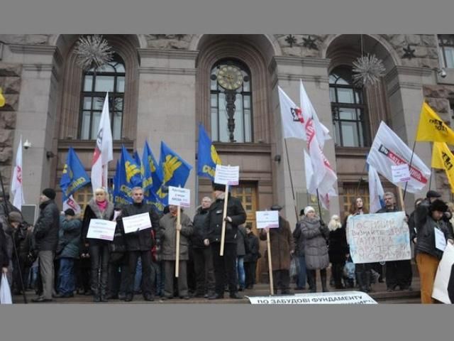 Свободівці та активісти покинули Київраду Свободівці та активісти покинули Київраду