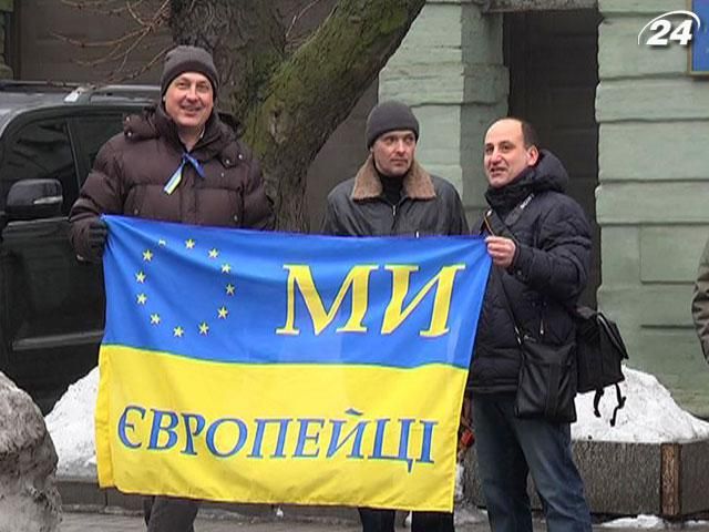 Фюле закликав ухвалити закони для лібералізації візового режиму Фюле закликав ухвалити закони для лібералізації візового режиму