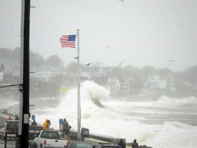 Число жертв урагана "Немо" возросло до 8 человек Число жертв урагана "Немо" возросло до 8 человек