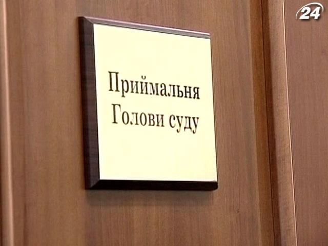 "Єдиний центр", опозиція та ЦВК стали на захист мандата Балоги