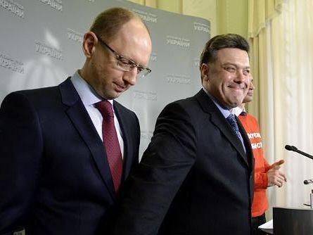 Тягнибок будет прикрывать Яценюка до старта президентской кампании, – Ляшко