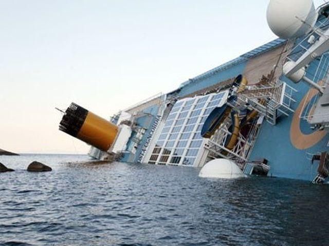 5 человек погибли в результате крушения судна у Канарских островов 5 человек погибли в результате крушения судна у Канарских островов