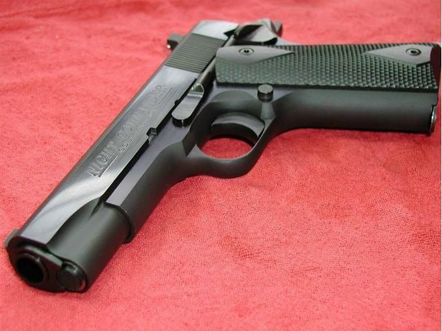 Через стрілянину в американському кафе постраждали 3 людини Через стрілянину в американському кафе постраждали 3 людини