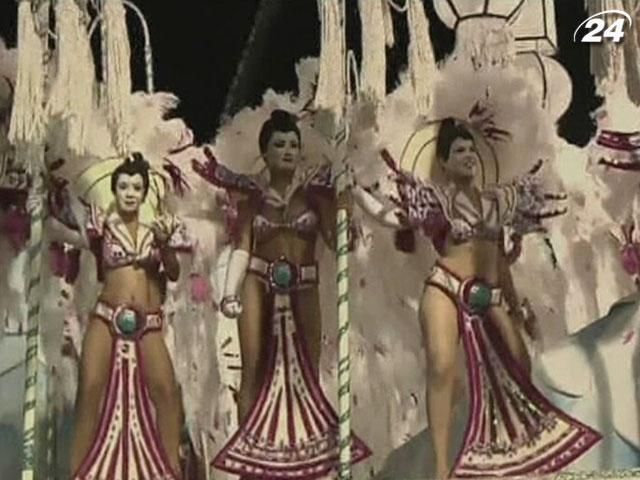 В Рио начался конкурс-парад лучших школ самбы