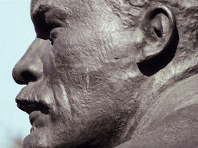 У Херсоні "зруйнували" Леніна У Херсоні "зруйнували" Леніна