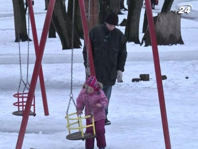 Одиноких батьків зрівняють у правах з матерями-одиначками