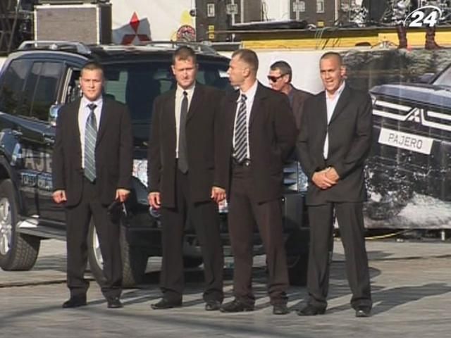 Приватних охоронців хочуть озброїти Приватних охоронців хочуть озброїти