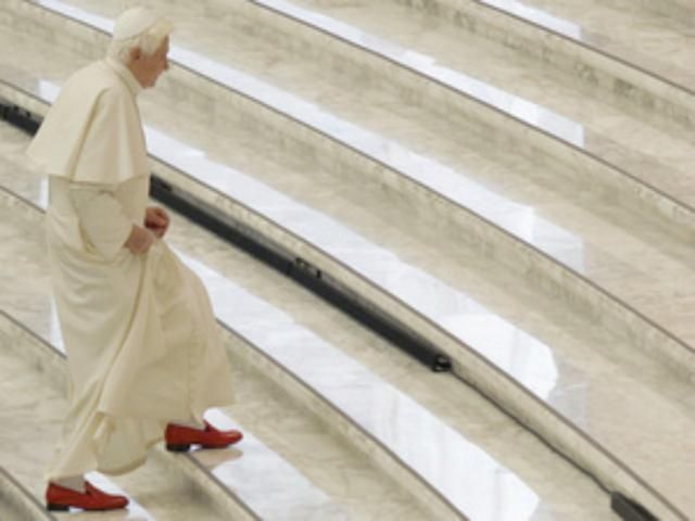 ЗМІ: Бенедикту XVI прооперували серце 