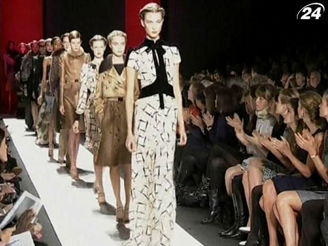 Каран и Эррера представили свои коллекции одежды на 2013 год Каран и Эррера представили свои коллекции одежды на 2013 год