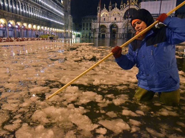 Венецію затопило під час свята (Фото)