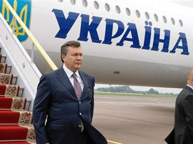 Янукович долетів до Туркменістану