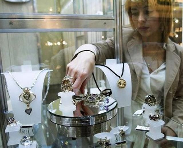 У містечку на Одещині з пострілами пограбували ювелірний магазин У містечку на Одещині з пострілами пограбували ювелірний магазин