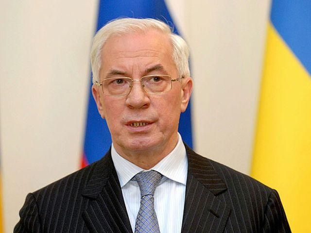 Азаров визнав діру в бюджеті і знає, як її виправити