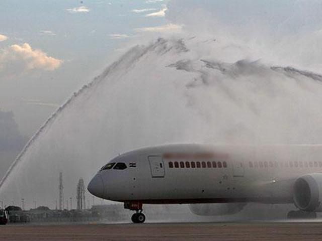 Під Донецьком загорівся літак Під Донецьком загорівся літак