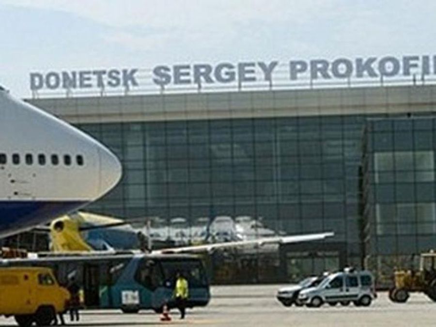 На борту упавшего под Донецком самолета были высокопоставленные чиновники На борту упавшего под Донецком самолета были высокопоставленные чиновники