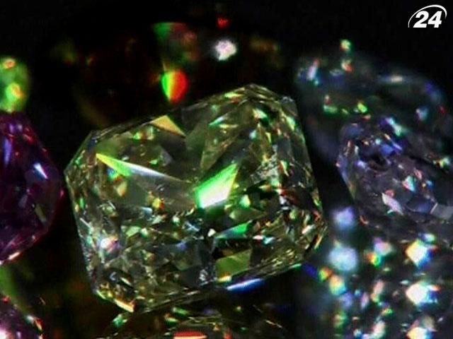 В День Валентина лучшим подарком для любимой станут бриллианты В День Валентина лучшим подарком для любимой станут бриллианты