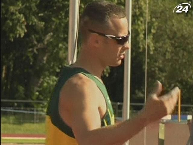 Оскара Пісторіуса підозрюють у вбивстві дівчини Оскара Пісторіуса підозрюють у вбивстві дівчини