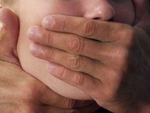 Накануне Дня влюбленных мужчина задушил свою жену Накануне Дня влюбленных мужчина задушил свою жену