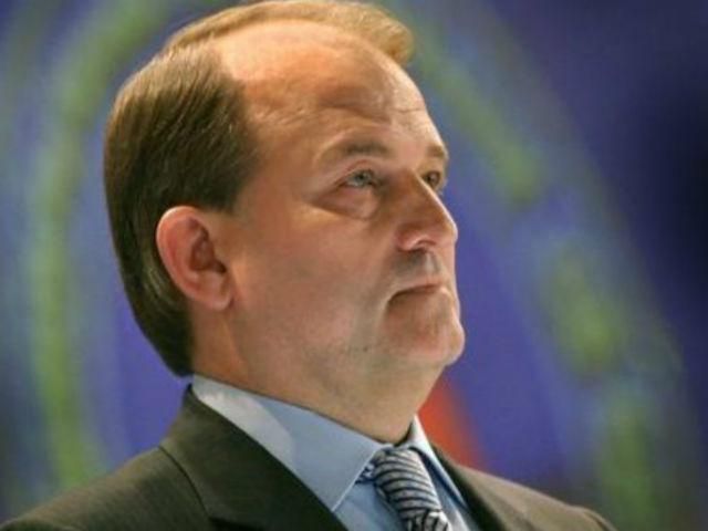 Во Львове депутаты требуют демонтировать билборды Медведчука Во Львове депутаты требуют демонтировать билборды Медведчука