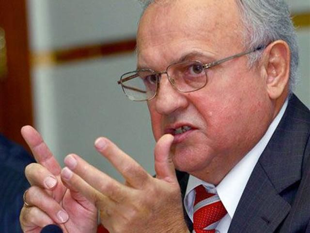 Анатолий Близнюк жалуется, что оппозиция не дает ему работать Анатолий Близнюк жалуется, что оппозиция не дает ему работать