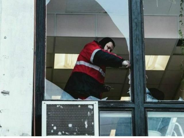 В Челябинске от метеорита пострадали 3 тыс. зданий В Челябинске от метеорита пострадали 3 тыс. зданий