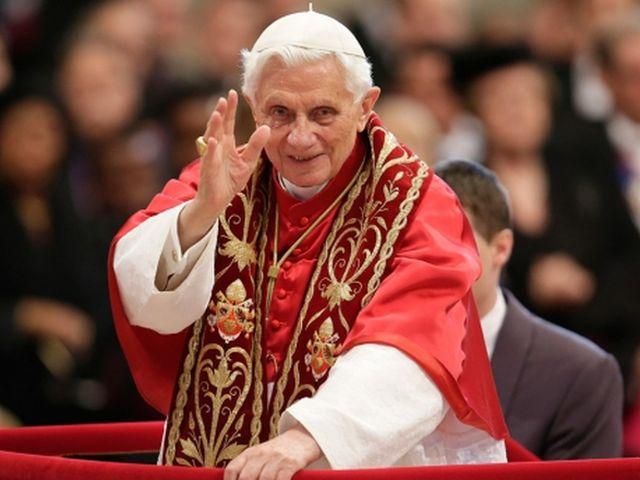 Нового Папу Римского могут выбрать ранее назначенной даты