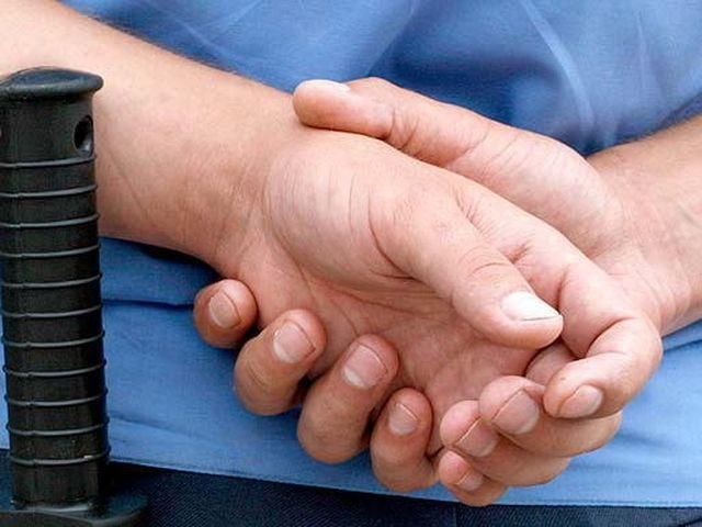 Депутатам грозит 2 года тюрьмы за "избиение милиционеров" Депутатам грозит 2 года тюрьмы за "избиение милиционеров"