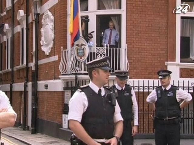 Поліція витратила на охорону Ассанжа майже 3 млн фунтів Поліція витратила на охорону Ассанжа майже 3 млн фунтів