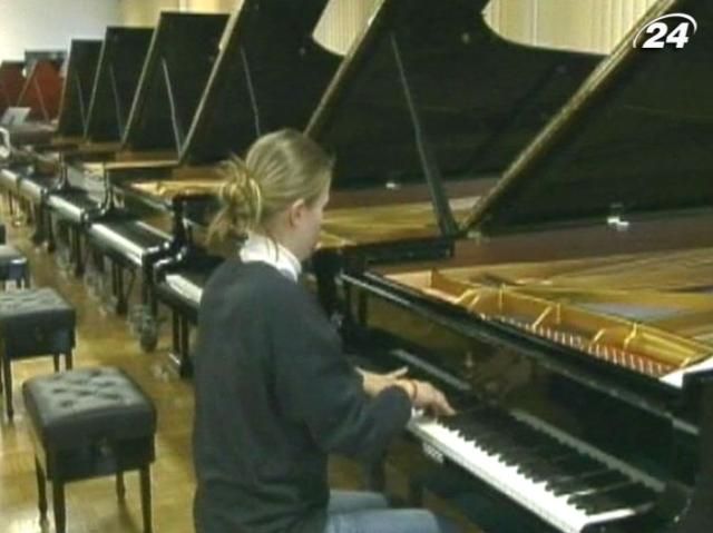 Для виготовлення хорошого рояля потрібно 3 роки і 12 тисяч деталей Для виготовлення хорошого рояля потрібно 3 роки і 12 тисяч деталей