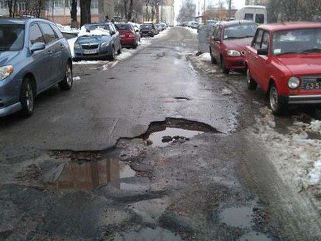 Чиновники на ремонте дорог становятся миллионерами, - эксперт Чиновники на ремонте дорог становятся миллионерами, - эксперт