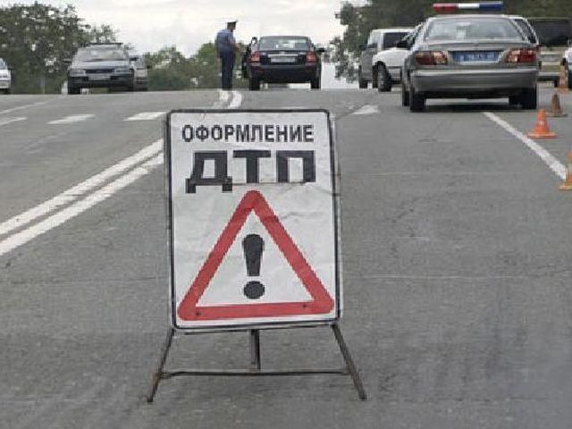 П'яний ужгородський таксист розгромив 11 автомобілів