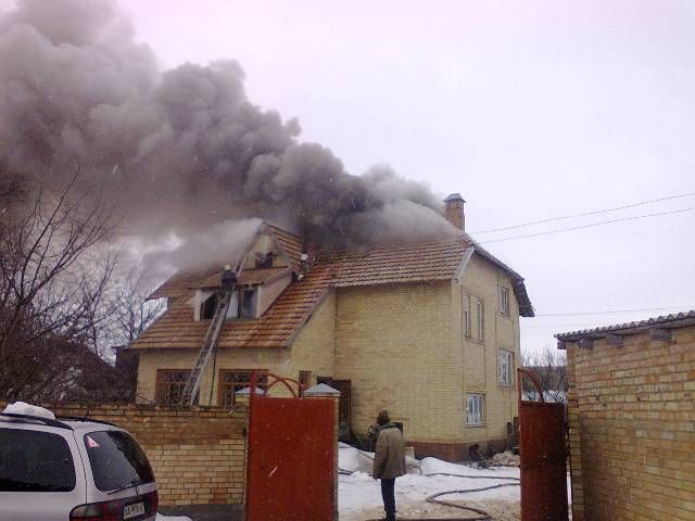 На Житомирщині горів житловий будинок