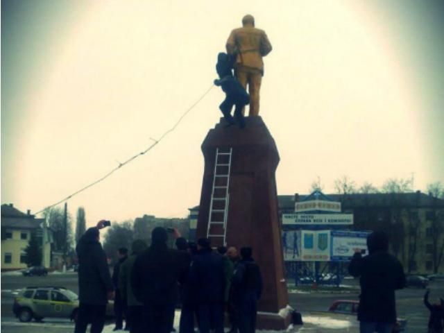 Комуністи попереджають, що свободівці можуть почати катувати й розстрілювати людей