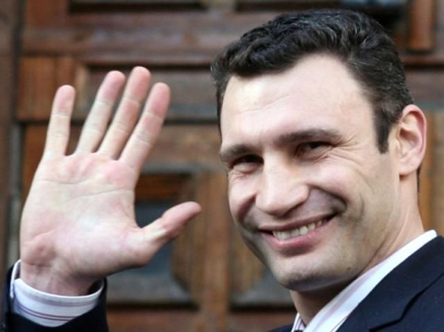 Кличко пропонує нардепам голосувати, піднімаючи руку Кличко пропонує нардепам голосувати, піднімаючи руку