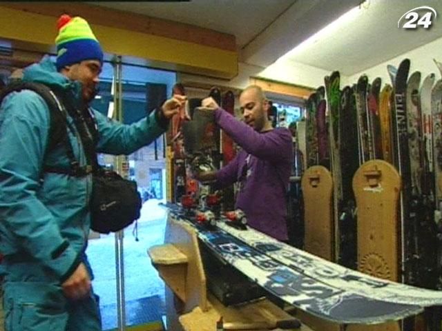 Рокер - новый вид лыж с дизайном, напоминающим сноуборд Рокер - новый вид лыж с дизайном, напоминающим сноуборд