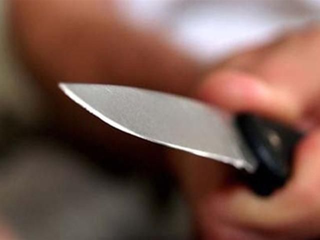 Пацієнт зарізав масажиста за те, що лікувальний масаж перейшов в інтимний Пацієнт зарізав масажиста за те, що лікувальний масаж перейшов в інтимний