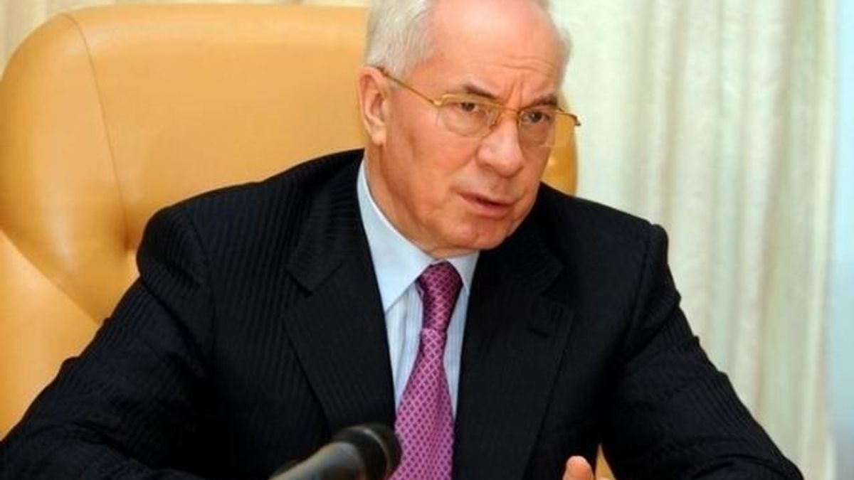 Азаров поручил Вилкулу интенсивно готовиться к ремонту дорог Азаров поручил Вилкулу интенсивно готовиться к ремонту дорог