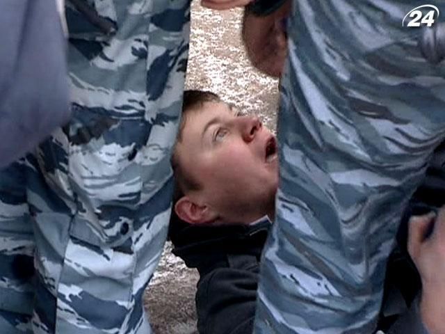 "Беркут" блокував вхід до Гостиного двору і райвідділу міліції "Беркут" блокував вхід до Гостиного двору і райвідділу міліції