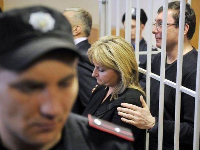 Ірина Луценко сумнівається, що її чоловіка знову повезуть в "Оберіг" Ірина Луценко сумнівається, що її чоловіка знову повезуть в "Оберіг"