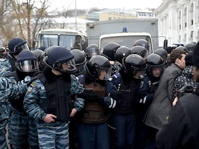 Після допиту міліція відпустила захисників Гостиного двору Після допиту міліція відпустила захисників Гостиного двору