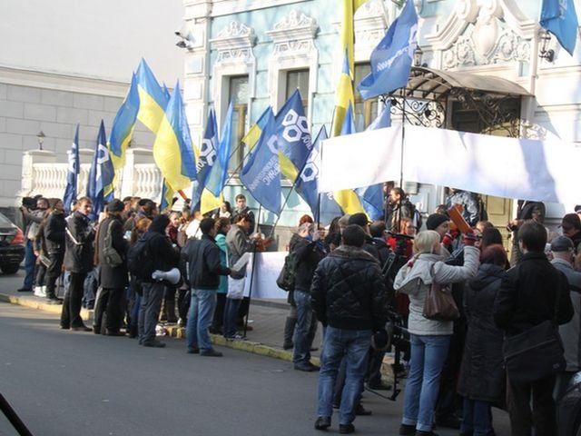 Суд зобов’язав пікетувальників повідомляти про свої заходи Суд зобов’язав пікетувальників повідомляти про свої заходи