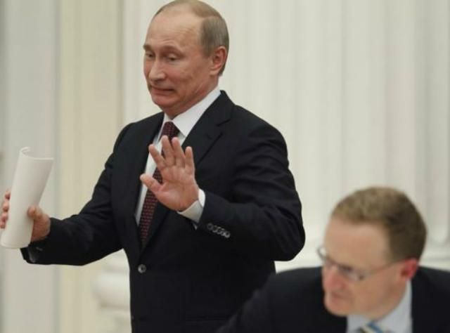 Путин наградил авторов скандального языкового закона