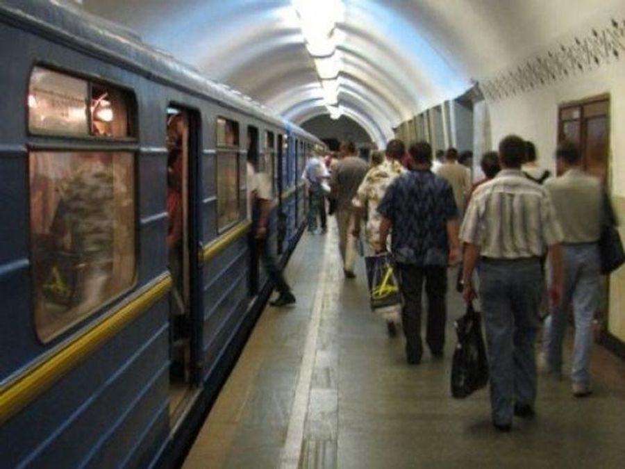 Проїзд у метро має коштувати понад 3 гривні, - КМДА Проїзд у метро має коштувати понад 3 гривні, - КМДА
