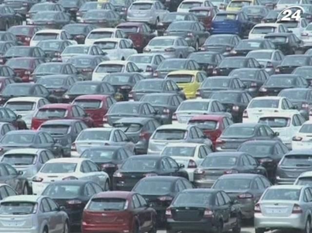 Продажі автомобілів у ЄС впали до мінімуму з 1990 року Продажі автомобілів у ЄС впали до мінімуму з 1990 року