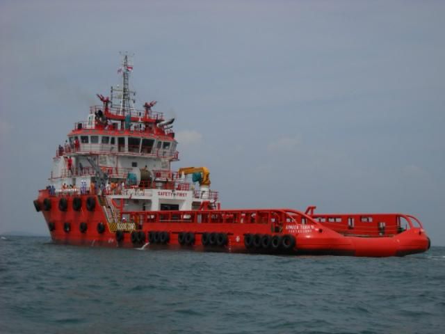 У берегов Нигерии пираты захватили 3 украинцев, 2 индусов и россиянина