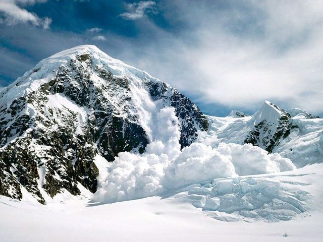 Синоптики предупреждают об опасности схода лавин в Карпатах