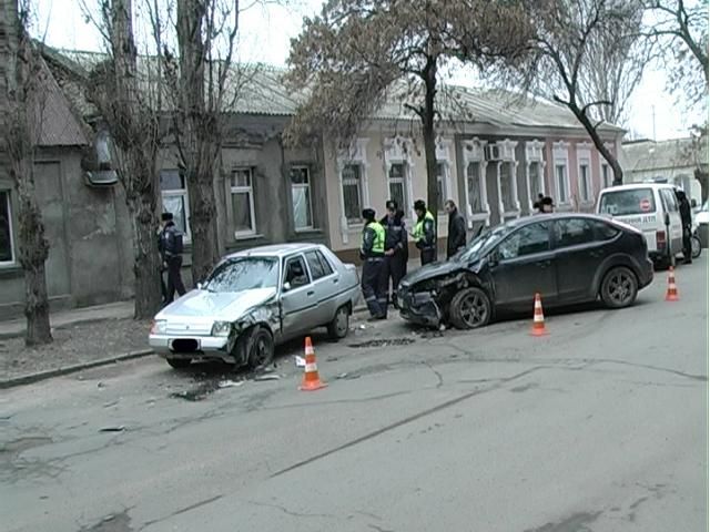 Пьяный николаевский водитель устроил ДТП (Фото)