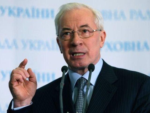 Азаров намерен контролировать производство алкоголя и сигарет Азаров намерен контролировать производство алкоголя и сигарет