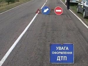 На Миколаївщині багатотонна вантажівка потрапила у ДТП (Відео) На Миколаївщині багатотонна вантажівка потрапила у ДТП (Відео)