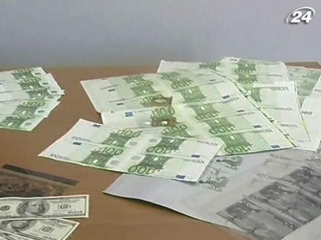 В Португалии изъяли более 380 тысяч фальшивых евро
